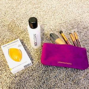 NWT Beauty set: brushed, beauty blender and cleaner